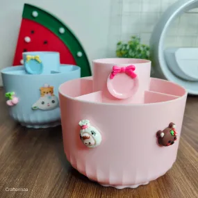 Rotating kawaii penstand