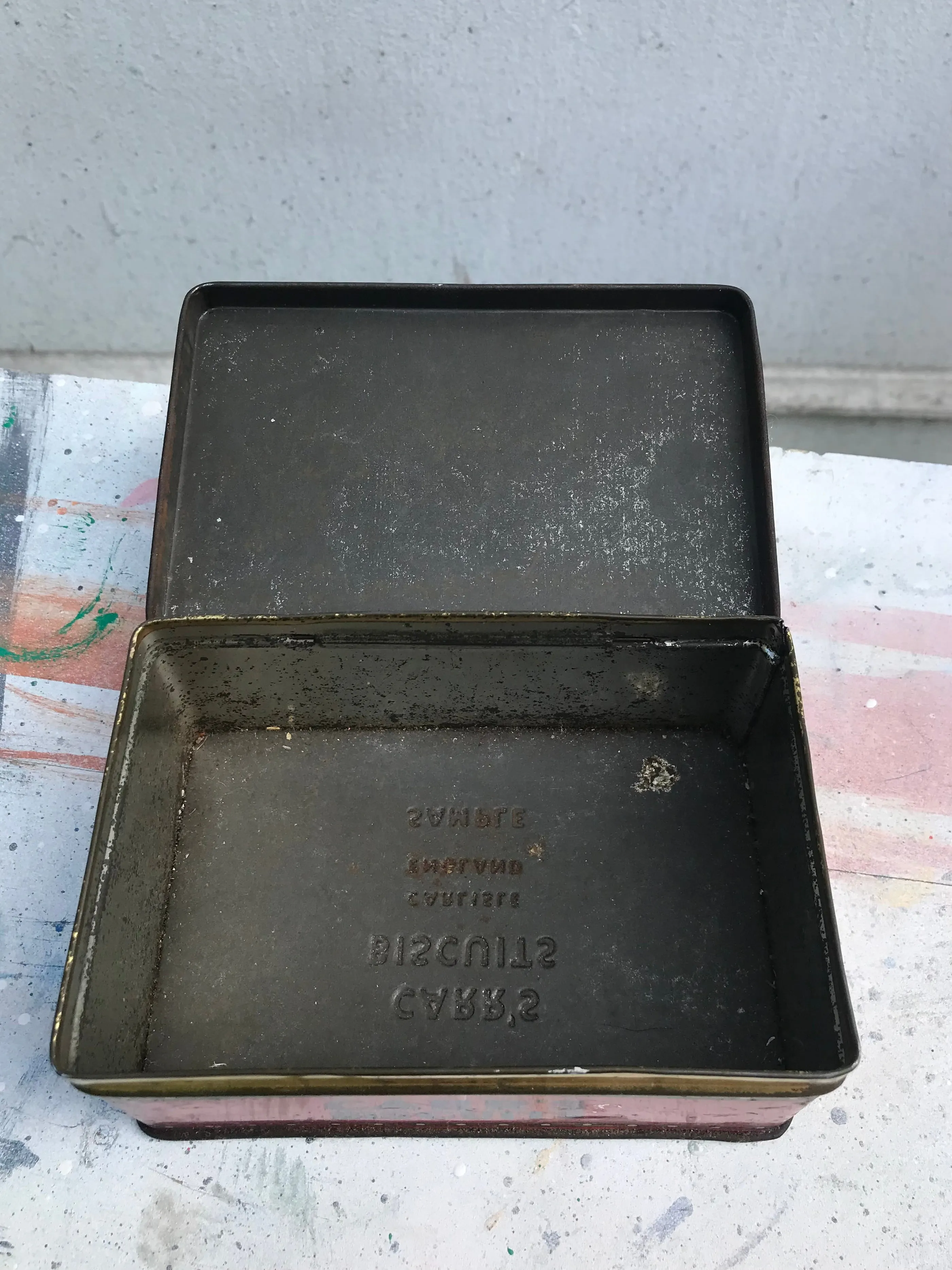 Vintage Carr's of Carlisle tin
